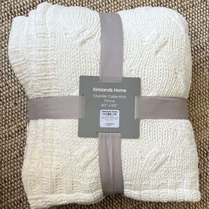 Chenille Cable Knit Throw
